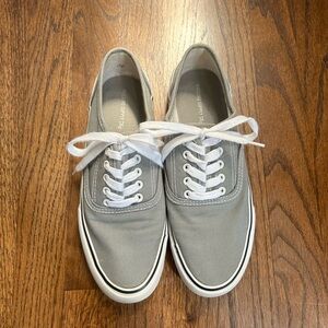 Mossimo Supply Co. gray and white flats, size 9.